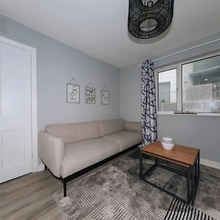 Centrally Located & Spacious 4bd House- St Kevin's *