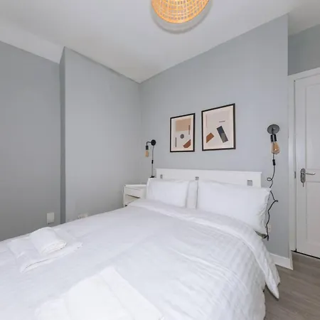 Centrally Located & Spacious 4bd House- St Kevin's *