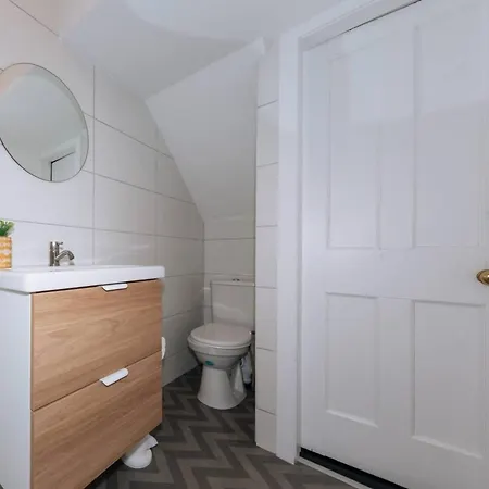 Centrally Located & Spacious 4bd House- St Kevin's Apartamento Dublin