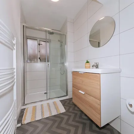 Centrally Located & Spacious 4bd House- St Kevin's Semesterbostad Dublin