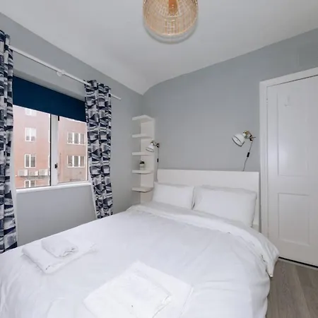 Centrally Located & Spacious 4bd House- St Kevin's Apartamento *