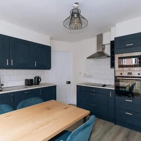 Centrally Located & Spacious 4bd House- St Kevin's ダブリン