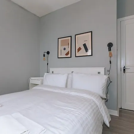 Centrally Located & Spacious 4bd House- St Kevin's *