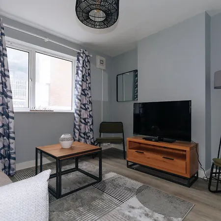 Centrally Located & Spacious 4bd House- St Kevin's Semesterbostad *