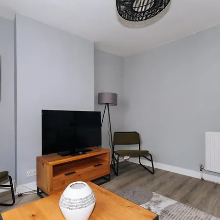Semesterbostad Centrally Located & Spacious 4bd House- St Kevin's *