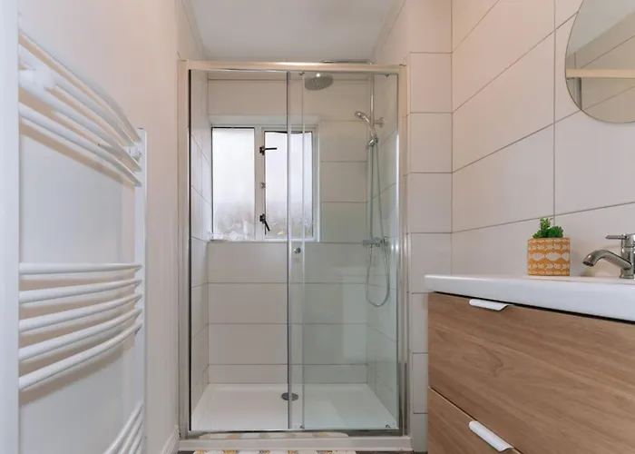 Centrally Located & Spacious 4bd House- St Kevin's *