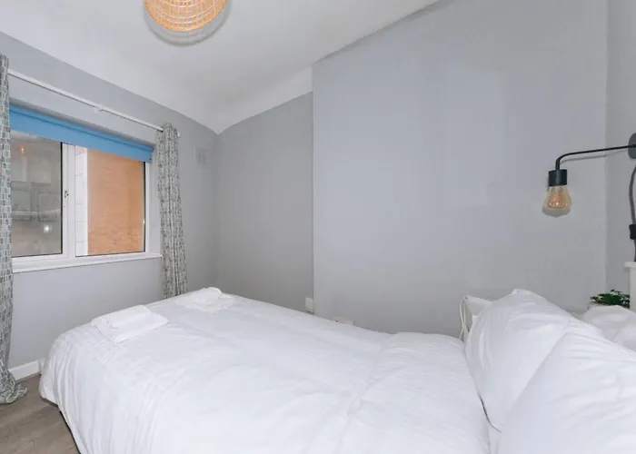 Apartment Centrally Located & Spacious 4bd House- St Kevin's *