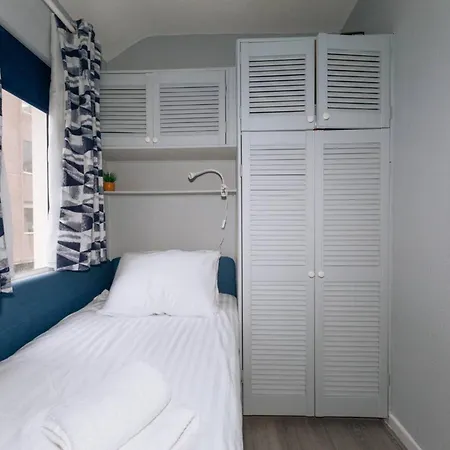 Centrally Located & Spacious 4bd House- St Kevin's * 都柏林