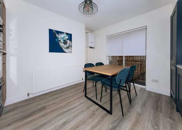 Centrally Located & Spacious 4bd House- St Kevin's