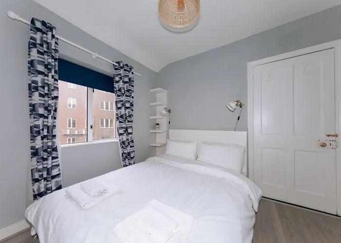 Centrally Located & Spacious 4bd House- St Kevin's 公寓 *