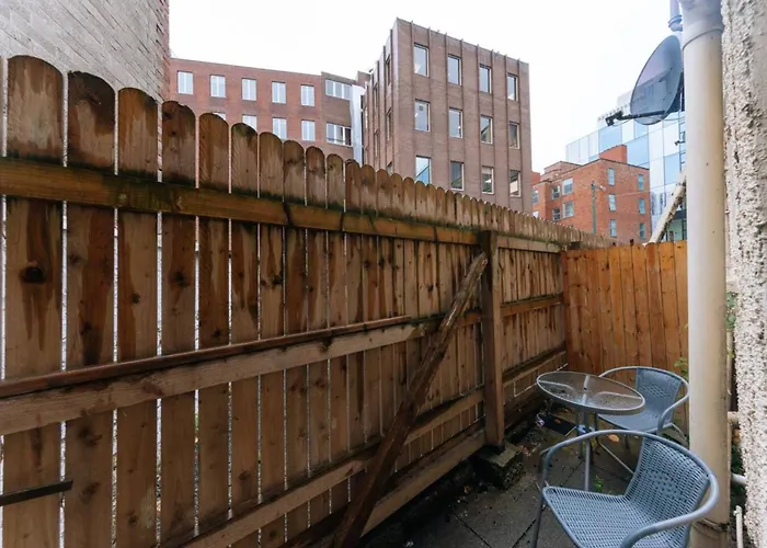 Апартаменты Centrally Located & Spacious 4bd House- St Kevin's