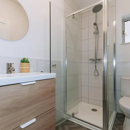 Centrally Located & Spacious 4bd House- St Kevin's Διαμέρισμα *