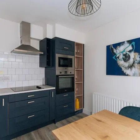 Centrally Located & Spacious 4bd House- St Kevin's Δουβλίνο